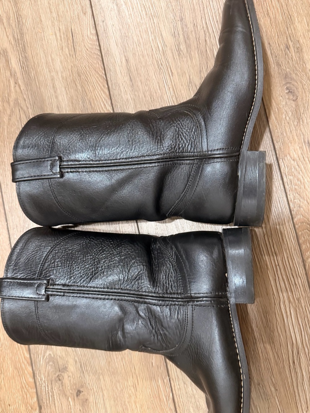 Woman’s vintage Black Leather Mid-Calf cowboy boots